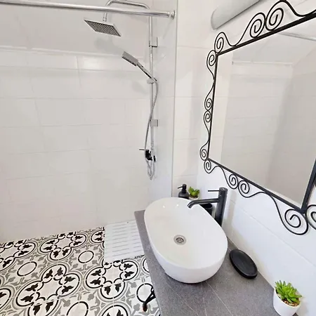 Apartament In 54949