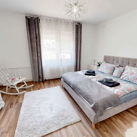 In 54949 Apartament *